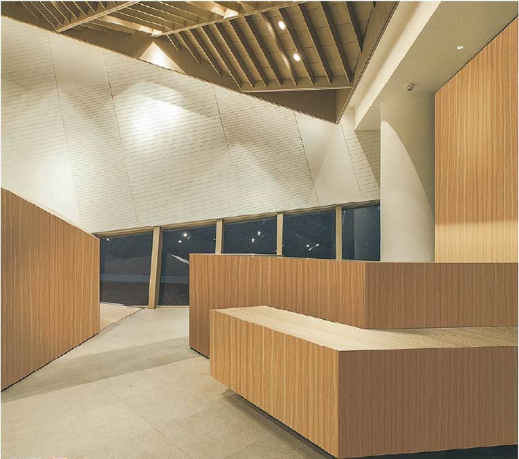 Kepiye carane bisa nyipta film PVC dhewe nyegerake maneh storefront counter sampeyan?